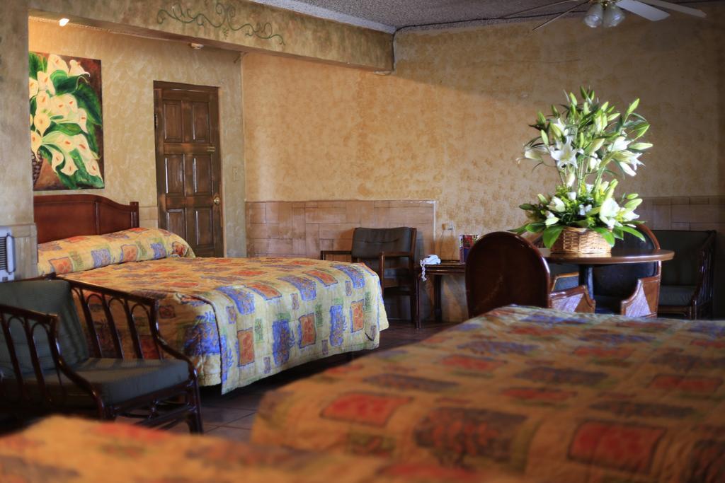 Hotel Hacienda Del Indio à Mexicali Extérieur photo