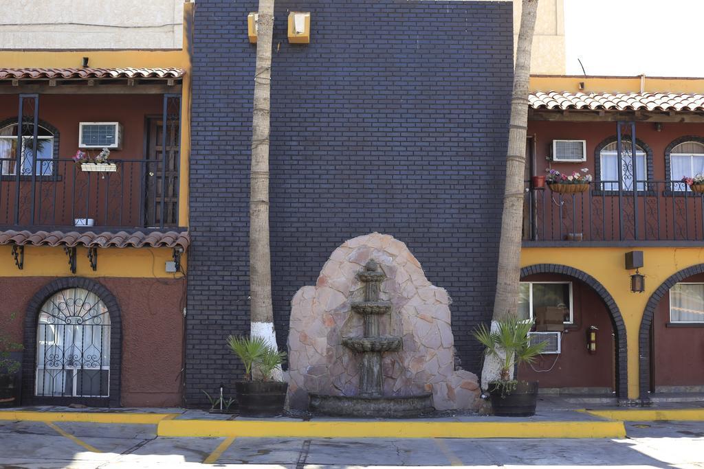 Hotel Hacienda Del Indio à Mexicali Extérieur photo