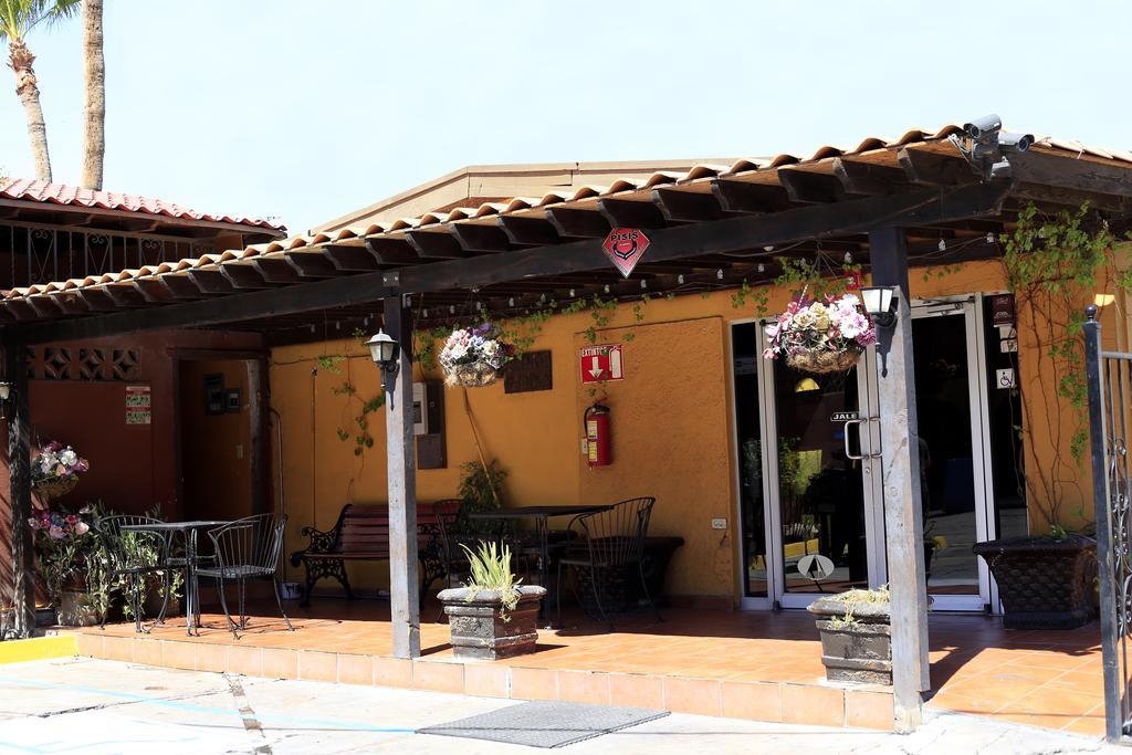 Hotel Hacienda Del Indio à Mexicali Extérieur photo